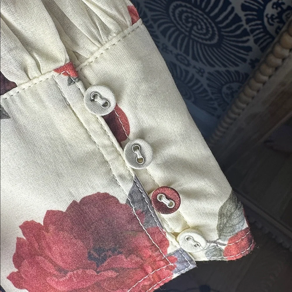 Flowy Mini Dress - Red Roses - Picture 4 of 5